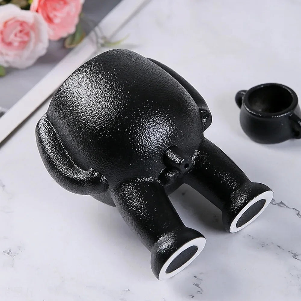 Funny Peeing Pot & Potty