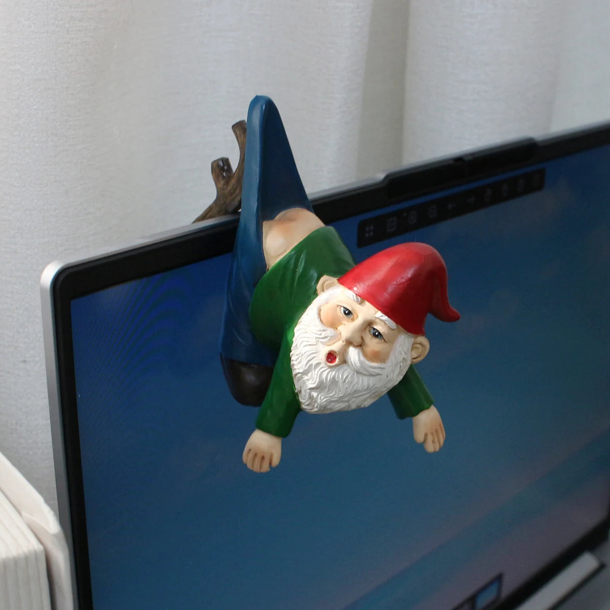 Funny Hanging Garden Gnome – Resin Dwarf Plant Pot Decoration