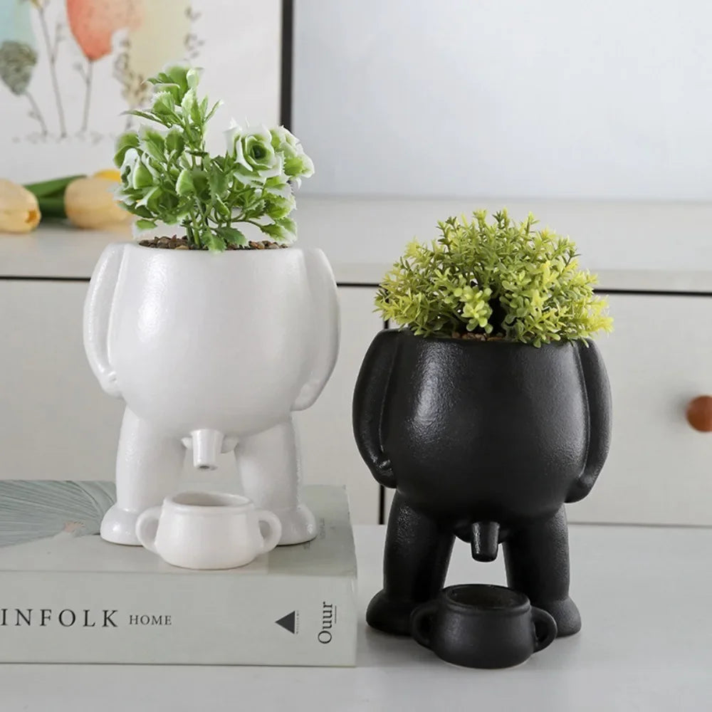 Funny Peeing Pot & Potty