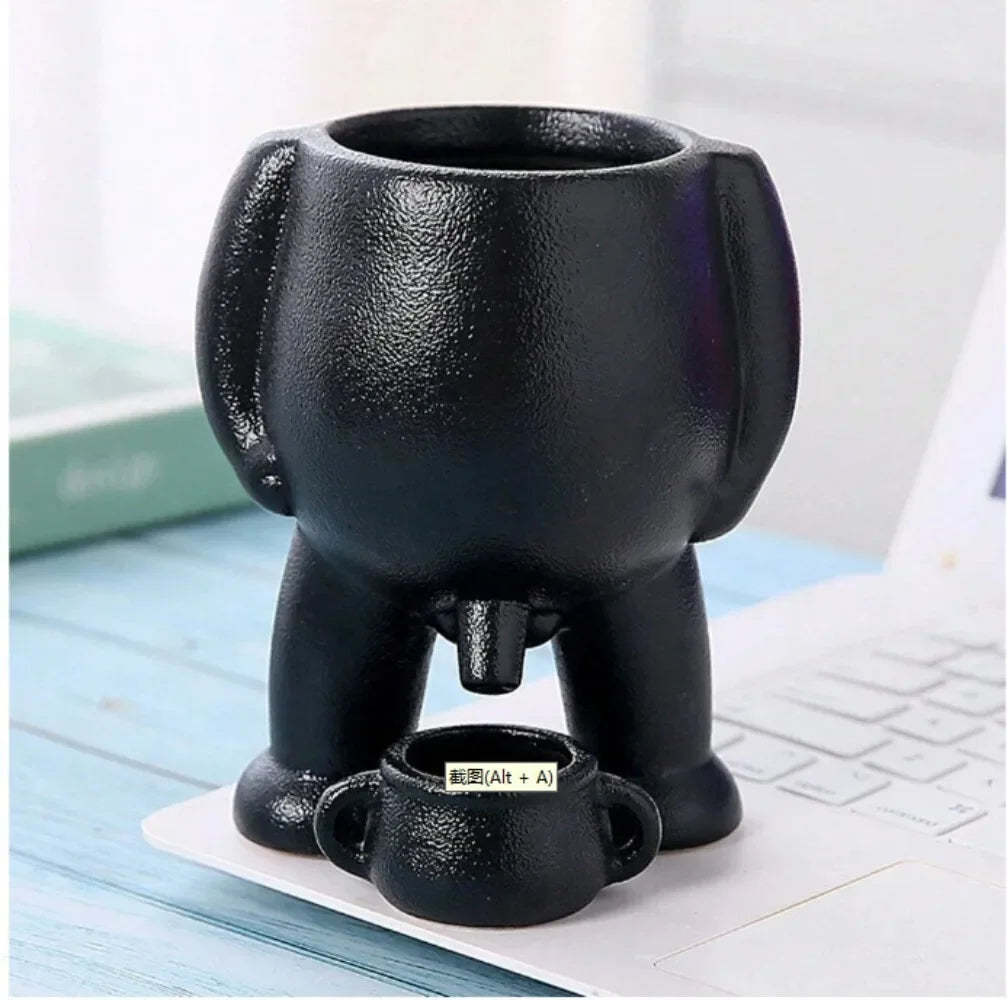 Funny Peeing Pot & Potty